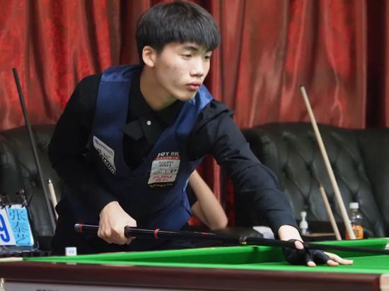 样高水平比 样高水平比